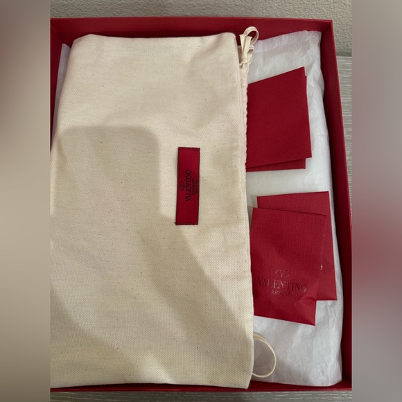 Valentino Rockstud Pointed Pump - Poudre/Nude - Size 38 (7.5/8) Great Condition - Picture 14 of 15